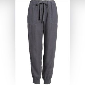 Caslon Linen Joggers in size Large Petite